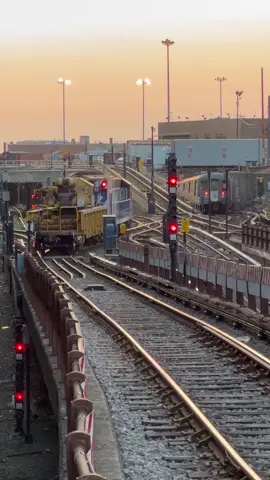 NYCT Locomotives 888, 886, OL934 & OL915 Changing Tracks at 9th Ave in Brooklyn.  #NYCSubway #NYC #MTASCAPES #NYCSubwayLife @MTA @MTALIRR #Subway #Railfanning #NewYorkCitySubway #LIRR #SubwayTrain #NYCHistory #NYCTransit #TrainOperator #TrainConductor #MTA 