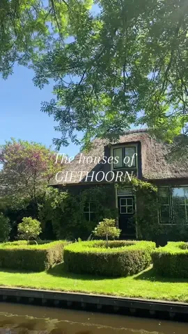 Immerse yourself in the historic houses of Old Village Giethoorn! #fy #giethoorn #thenetherlands #travel #VoiceEffects 