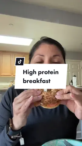 Sharing my high protein breakfast for the day! #highprotein #highproteinmeals #highproteinbreakfast #highproteinbreakfastideas 