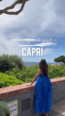 Capri will forever be one of my favorite destinations🏖️ #traveltok #europeansummer #italy #travelbucketlist #capriitaly 