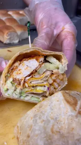WORLDS BIGGEST FRIED CHICKEN WRAP.🔥 #worldrecord #friedchickenwrap #hotchicken 