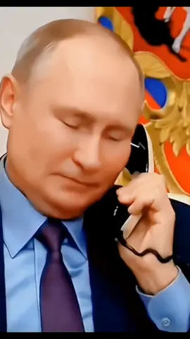 Russian President Putin called Ukrainian President Zelensky.I didn't hear clearly what I was talking about.#Maybe #getcracking #Drone #99shopeehaul #People #Zelensky #The 