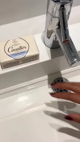 savon solide Rogé Cavaillès #cavailles #peauxsensibles #skincare #hydratant #bodycare 