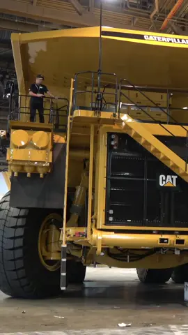 Cat 794AC truck exiting the Central Hall of the Las Vegas Convention Center.  #mining #miningtruck #cat794ac #dumptruck #heavyequipment  #massivemachines #machinery #amazingmachinery #dozer #bulldozer 