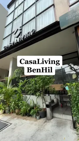 Dari sini kalian bisa ngeliat cityscape kota jakarta dan harganya sangat affordable ✨ #casalivingsenayan #casaliving #jakartakeras #jakartapusat #jakartaselatan #jakartavibes #penginapanjakarta #hoteljakartapusat #benhillbikingaya #benhil #bendunganhilir 