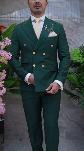 Costum de barbati elegant verde: Sacou si Pantalon – cod C4085 / Website: www.Reginald.ro #outdoorwedding  #indianwedding  #weddingtiktok  #weddingguest  #weddingoutfit  #groomsmen  #weddingguestoutfit  #weddingfashion