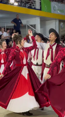 Uma paixão chamada: DANÇA GAUCHA 😍 #culturagaucha #riograndedosultche #tradicaogaucha 