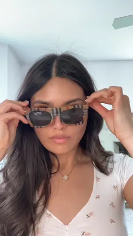 grwm: beach edition👙🌊⛱️🐚☀️🫶🏼 #makeup #makeuphacks #grwm #getreadywithme #getready #beach #beachday #beachlife #beachvibes #beachylook #beachywaves #waves #beauty #beautyhacks #spring #Summer #sunscreen #spf #tan #fyp #foryou #foryoupage #trending #viral 