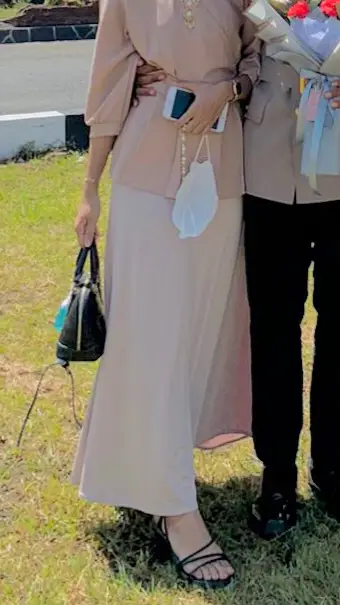 Bentar lagi pelantikan nih, ada yg mau referensi outif yang elegan tapi sopan ga nih?🥰  #outfit #rekomendasioutfitcewe #affiliate 