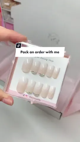 Let’s pack an order with me #packingorders #asmr #packing #asmrsounds #pressons #nailhack #pressonnails #nails #SmallBusiness #fyp #nailsoftiktok #gelnails #pressonnailbusiness 