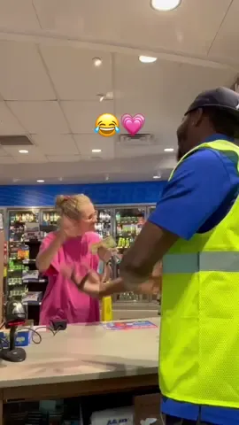 the connection was there 😄😂 | full vid om YT: larry king “kid ask for alcohol” #viral #fyp #foryoupage #xyzbca #customer #funnyvideos #humor #cool #cute #people #stranger #work #gasstation #Love #new #friend 