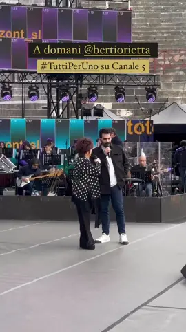 #ilvolo #ilvolomusic #arenadiverona #canale5 #pierobarone #gianlucaginoble #ignazioboschetto #ilvoloandfrends #bertiorietta