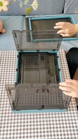 Have you ever seen this large transparent folding storage box? It is a three-door design, but also with rollers, both labor saving and convenient#Folding storage box#Storage and finishing#householdgoods #householditems 