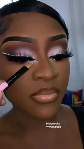#makeuptransformations #pinkeyeshadow #bridge634 #viralmakeuphack #trendingsong #makeupartistkampala #bridalmakeupartist #capcut #makeupartistuganda #chosenbeckymusic @chosenbecky 