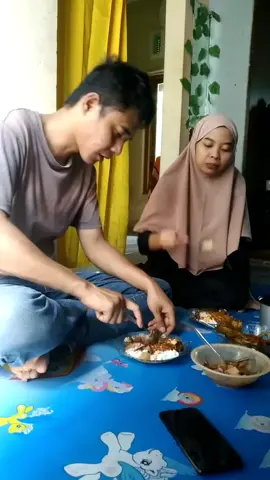Hari ini aku masak #telorceplokkecap pedas #dailyminivlog #adayinmylifevlog #xyzbca #fyp #ibuhamil #dederahmawati #Fredy 