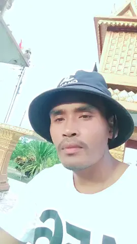 នឹកមនុស្សម្នាក់សូមផ្ញើបទចម្រៀងនេះឲ្យនាងដឹងផង
