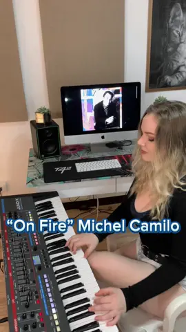 Keep up! 🥵🎹 From Michel Camilo’s “On Fire” 🔥 #pianosolo #transcription #bebop #jazz #shred #bebopsolo #rolandjuno #fastlick #solo #michelcamilo #onfire #keyboardplayer #jazzsolo #jemmaheigis #femalemusician #pianojazz #pickupjazz #coffeemusic #jammcard #practice #solobreak 