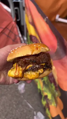 BEST BURGERS @The Halal Food Festival in Birmingham! Beardus Burger Phat Buns Cattle and Smoke  Chipsta  Pitmaster  #foodtiktok #fyp #fyp #foryou #viral #trending #halalmunchies #best #foodreview #explore #reels #birmingham #brum #0121 #burgers #festival #halal #smokedmeat #brisket #bbq #smashburger 