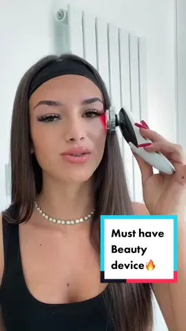 You NEED this device in your routine!😍 @Calculate Beauty link in bio💗 #foryou #redlighttherapy #calculatebeauty 