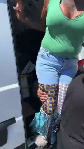 We brought Ice Tickles from LA to Vegas! It was 94 degrees in the morning. 🥵🥵🥵 Y’all know my toe still fractured so I need help in and out of the van. Thx u Security Nick. We got u Vegas ❤️🙏🏾✊🏿