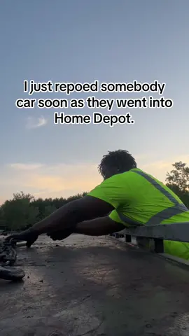 I just repoed somebody car soon as they went into Home Depot.    ( #Don’t be mad at me. I’m just doing my job😈) #tiktok #fyp #thereporeaper #carnote #late #repoking #diditagain #bagsecured #viralvideo #repoman #😈🦺🔥 #towlifeornolife🤟🏾💯 #thereporeaper 