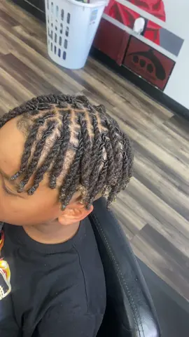 This one is mine rught chea’ @EMoney #myson #ilovemyson #blackboys #kidswithlocs #dreadswithlove #dreadslocks #dreadstyles #fyp #foryoupage #libraboy #bleesedtohaveyou #blessedboymom #kidsdredlocks 