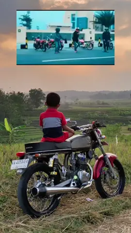 Lagu perdamaian, pie kabare sing joget-joget ning ngarep motor wis nduwe anak piro🥵😅  #capcut #fyp #nostalgia #cbmodif #fypシ #viraltiktok #viral #herex #cbviralindonesia #teamkleper #lewatberandafyp 