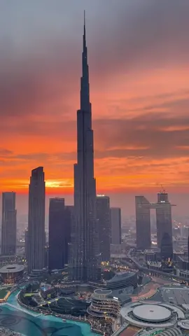 Habibi, Come To Dubai!😌 #dubai🇦🇪 #dubaitiktok #luxury #burjkhalifa #view #sunset #habibi 