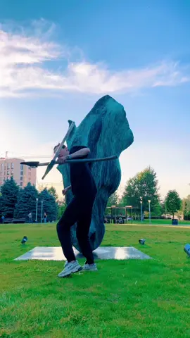Новый трюк с топором 🪓🔥😎 #tutorial #axe #axespinning #martialarts #stuntlife #вседействиявыполненыпрофесионалами 