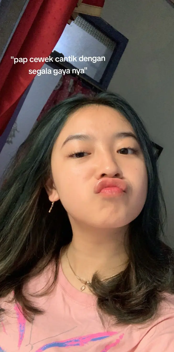 nyengir lo