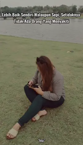 🥱 #janganlupabahagia #lebihbaiksendiri❤️🔒 #ikutanyglgviral #capcuttemplate #trendjedagjedug #fypシ゚viral #fypシ #flks #flkasguys🥰biarrame🥰 #tidakadaorangbaru  #katakata #lagiviral #quoteskehidupan #storykehidupan #produksunda #cewekmandiri #sindirankeras  
