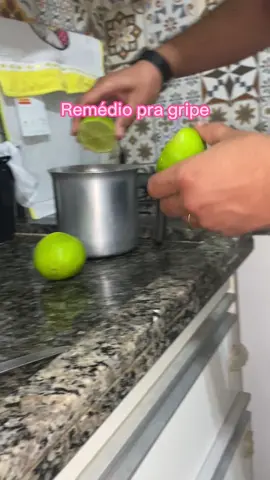 Cha de limão com mel pra gripe #cha #saude #saudavel 