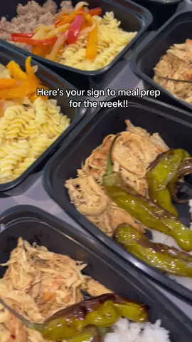 This is only gonna last 2 days max 😅 #mealprep #sundaymealprep #FitTok 