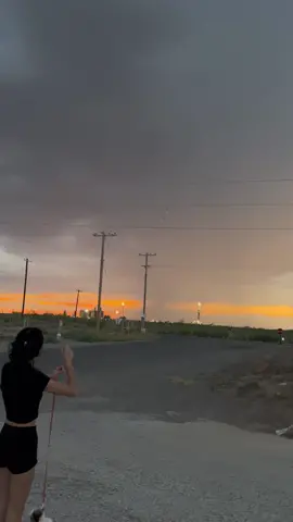 Entre jugando y jugando si nos salio😍⚡️ #lightning #strike #fyp #parati #viral #makeitvirаl 