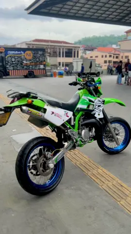 සුරඟනක් විලස ඈ සැරසිලා... 🥺🌻💚 #slbikelovers🇱🇰 #slbikers #slbikelovers #kawasaki #kdx #alfariders #livesontwowheels 