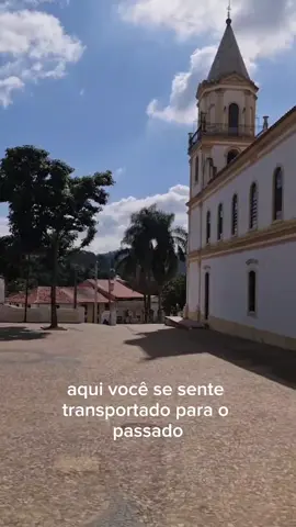 O Por Aqui foi até Santana de Parnaiba, uma cidade cheia de histórias e encantos. Dá só uma olhada no que nós vimos por lá. E tem muito mais em nosso programa completo no YouTube e no Alpha Channel TV, fique ligado!  Link na Bio 📌 #santanadeparnaiba #cidadehistorica #museuanhanguera  #poraqui #reels #alphachanneltv #alphaville 