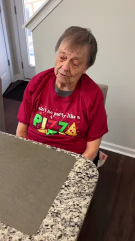 late posting but she liked this #ENDALZ #alzheimer #alzheimers #alzheimersawareness #alzheimersdisease #alzheimerscaregiver #dementiaawareness  
