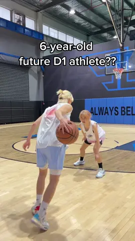 @ESPN keep an eye out for this girl she’s goin places 😳  #anya #basketball #spyxfamily #NBA #WNBA 