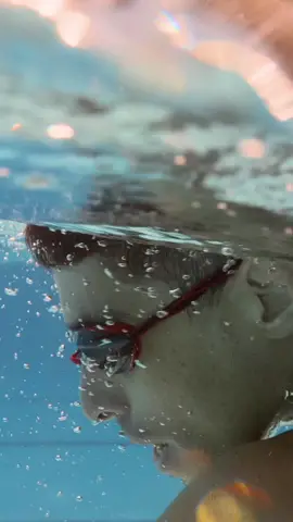 #underwater #underwatervideo #underwatertiktok #underwaterphotography #crossfit #crossfitgames #iamnobull #ryourogue #roguefitness #fitspo #fitnessmotivation #cinematic #sony #hwpo  #crossfitcommunity  #workoutmotivation #sonyalpha   