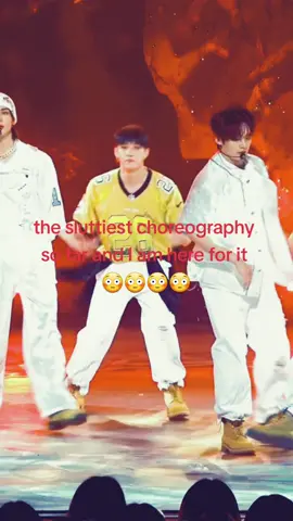 its just a tiny head movement but dang 😳😳😳🥵🥵🥵 #straykids #bangchan #straykids5star #leeknow #changbin #hyunjin #han #felix #suengmin #jeongin #ot8 #straykidsedit #straykidsaustralia #straykidsstay #5star #sclass #straykidssclass #SuperBowl 