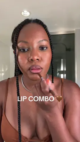 brown liner + clear gloss is always the move #lipcombo #grwm #grwmmakeup 