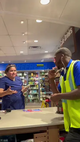 LMAOAOAAO 😂😂 i felt bad for her | YT: Larry King (full gas station videos) #fyp #foryoupage #viral #xyzbca #prank #foryou #joke #spanish #español #hilarious #4you #gasstation #job #customers #funnyvideos #pranks 
