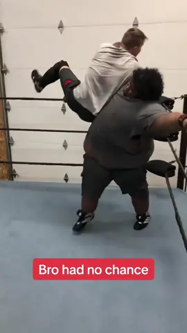 Respect for trying tho 😭 #wrestling #funnyfail #shoutoutot (via @Maurice BigMoe Williams)