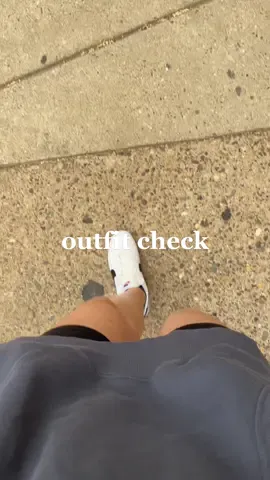 When you work from home and have to do overtime so you go into full bummy mode ✌🏼also did a show change because i didnt want to get my cortezs dirty 😅 #kasiamoniquecontentcreator #phillycontentcreator #erastourmerch #taylorswifterastour #OOTD #kasiamoniqueoutfits #dogmomoutfit #hotgirlwalk #nikecortez 