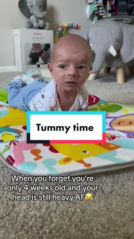 When you forget you’re only 4 weeks old and your head is still heavy AF! Also, I can’t handle the little baby wrinkles they made him look like such an old man😂 My little guy has been so strong since day one and he really enjoys tummy time. I went to record because I couldn’t believe how high up he was and then he rolled right over 😂 #firsttimemom #newborn #boymom #tummytime #tummytimeactivities #sostrong #sostrongandalert #3weeksold #MomsofTikTok #momlife #screammovie 