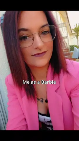 Je teste la trend de barbie 🤣🤣#trend #CapCut #pourtoi #fyp #deliretiktok #bordeauxmaville #barbie #girly #abonnetoi 