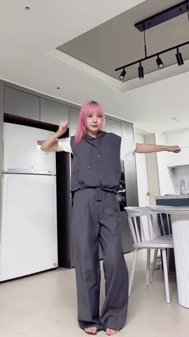 몸치의 이브 프시케 푸들수염의아내,,댄스 퍼포먼스ㅎㅎ #fyp #이브프시케그리고푸른수염의아내 #푸들커플 #추천 #르세라핌 #몸치 #커플 