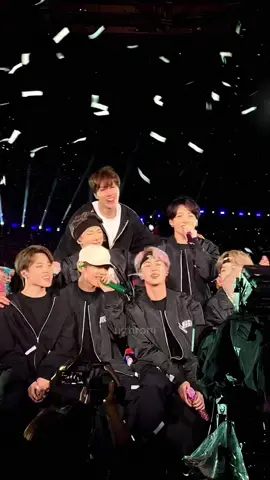 can’t believe it’s been four years since i took my absolute favorite video ever :( my little seaweeds :( i miss them and this feeling and their concerts and being THAT happy so incredibly much :( #방탄소년단 #bts #btsarmy #fyp 