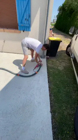 Ponçage de la dalle béton Avant le primaire d’accroche #tuto #tutoriel #idée #video #preparation #support #solenresine #moquettedepierre😁💪 #Home #maison #travauxmaison #resine #pratique #travauxrenovation #resineepoxy #resinepolyurethane #regioncentrevaldeloire❤️ #berrysolmurdesign #creations #soleil  