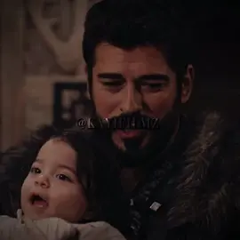 When she grows up her weapon is gonna be that spoon shes obsessed with it hahahah😭💖 #bala #balahatun #balasultan #kuruluşosman #ottomanempire #halime #babyhalime #osbal #osbal4ever #osmanandbala #fy #viral